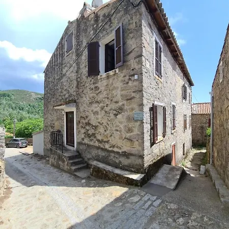 Maison De