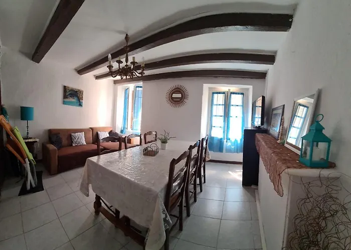Maison De
