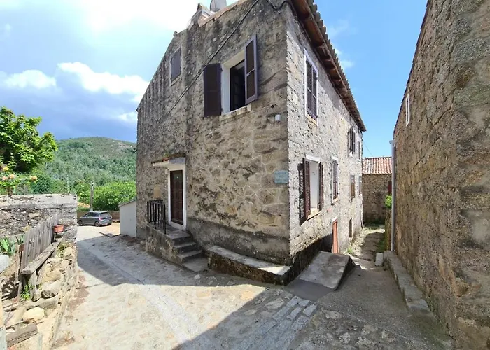 Maison De